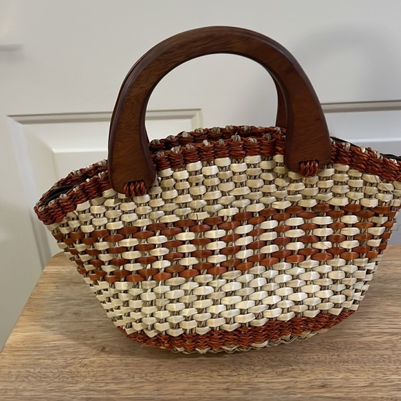 Women Straw Bag 
. - Picture 2 of 5